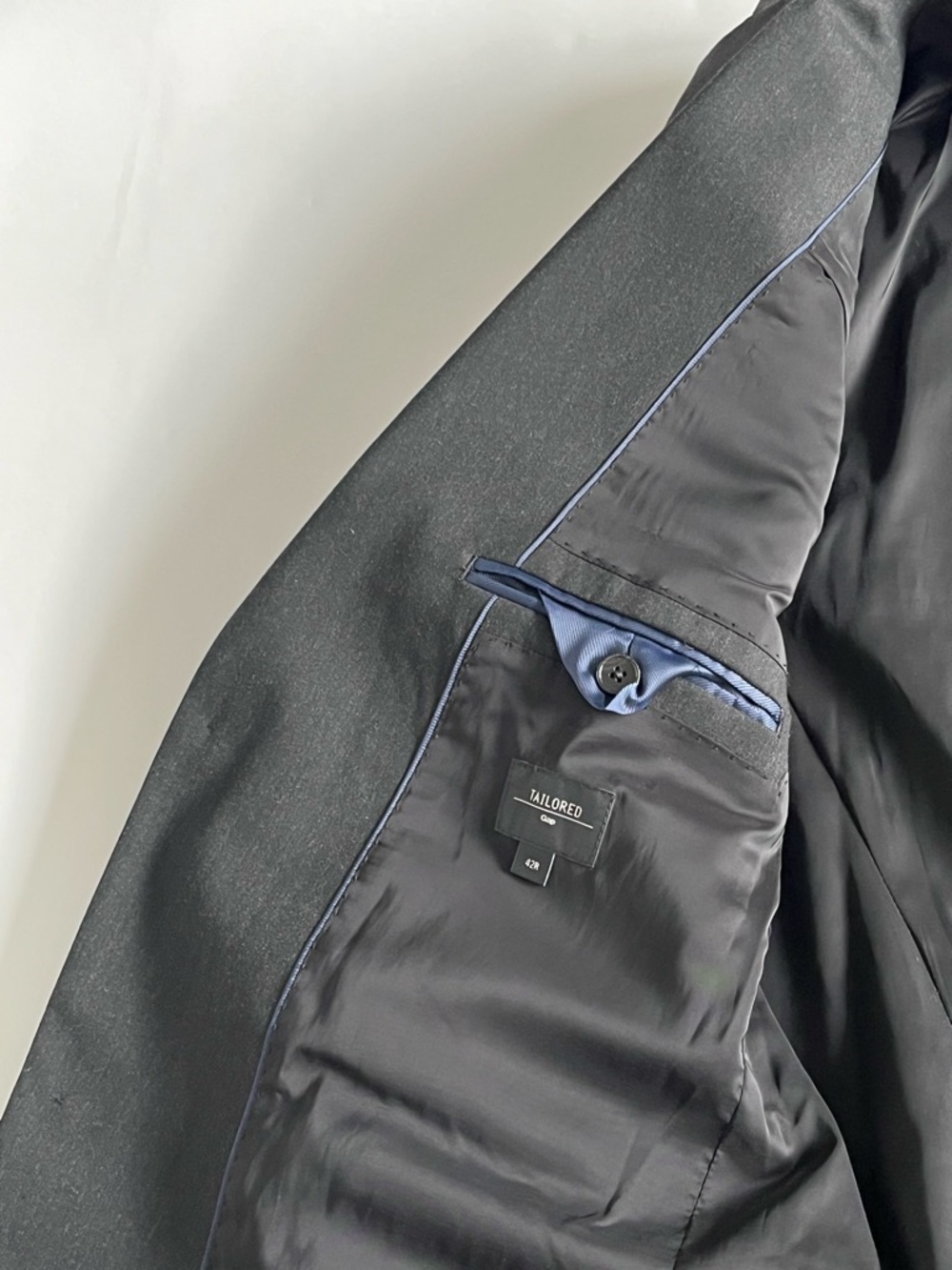 Gap Men's Classic Charcoal 42 reg Suit Jacket & 33x32 Trousers - Picture 8 of 11